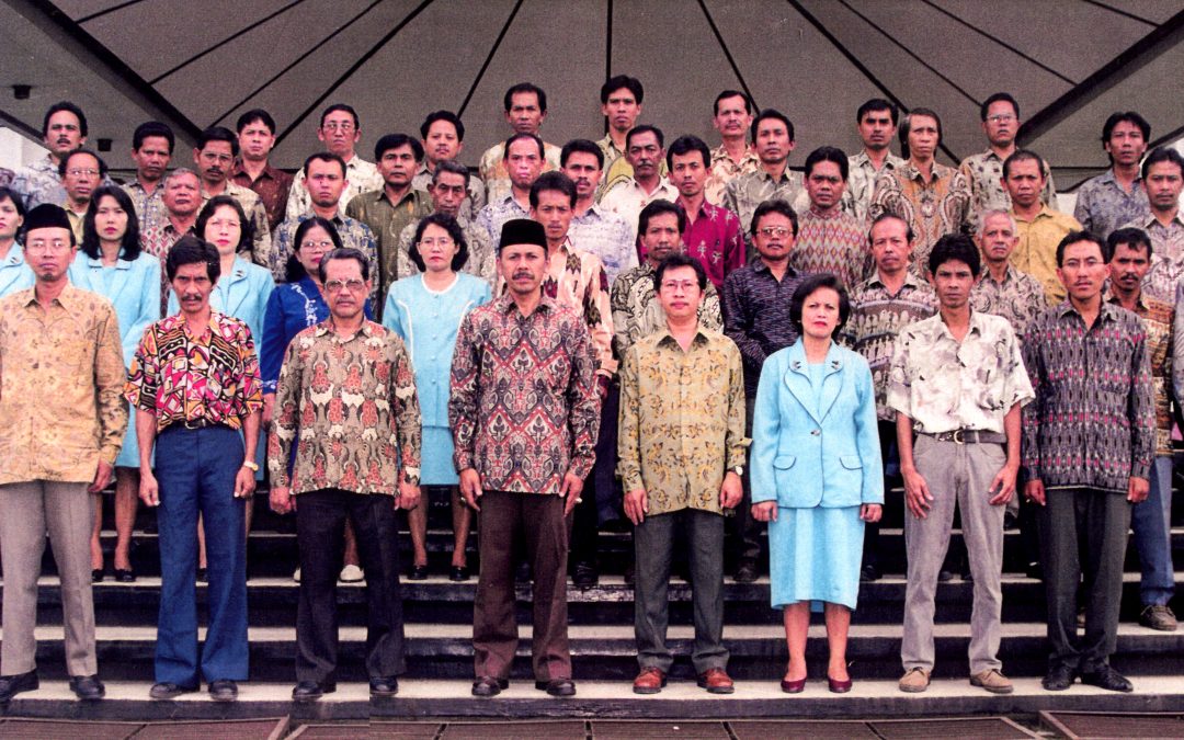 Foto Pegawai Perpustakaan IKIP Malang era Kepemimpinan Budisetyo Prianggono, B.Sc.,MLS